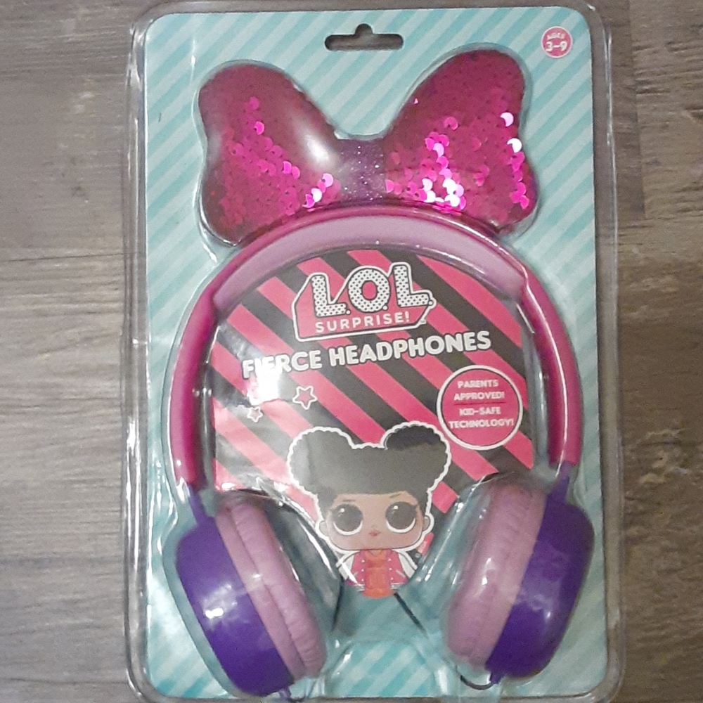 LOL surprise! Fierce headphones .